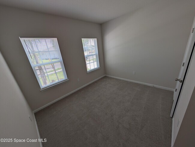 Building Photo - 2504 Landing Dr