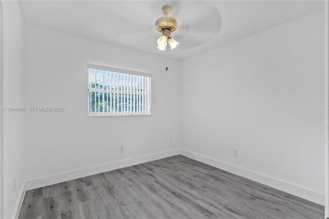 Building Photo - 5215 SW 128th Ave