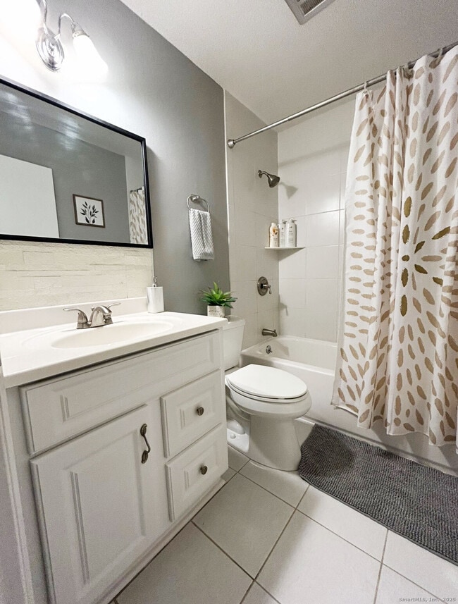 Building Photo - 322 Knapps Hwy