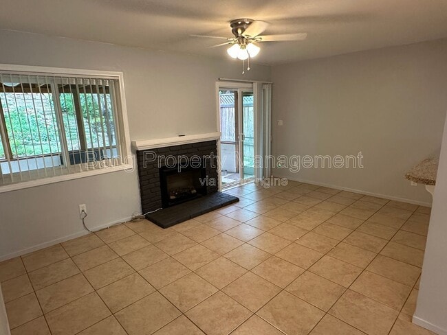 Building Photo - 4859 Campanile Dr