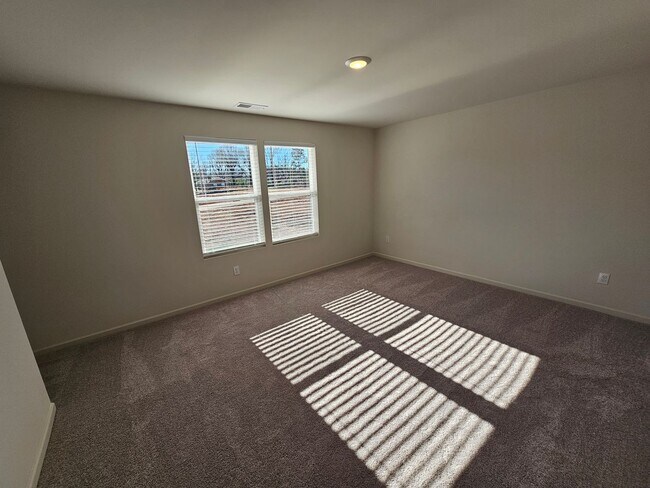 Building Photo - Brand new Townhome in Newton