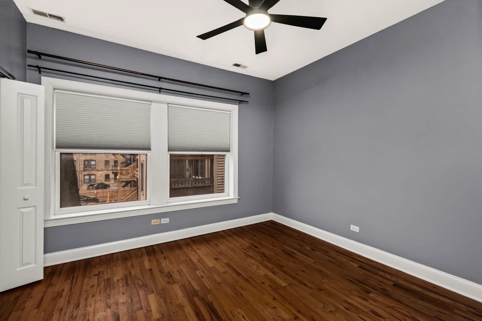 Building Photo - 1323 W Lawrence Ave