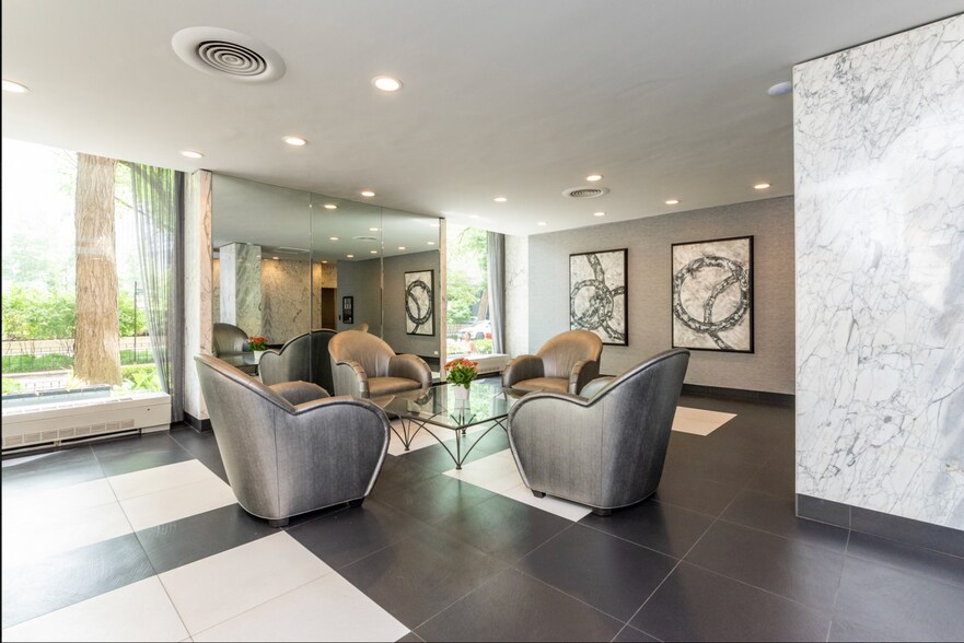 Building Photo - 222 E Pearson St