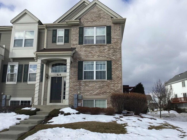 Building Photo - 618 Treble Ln