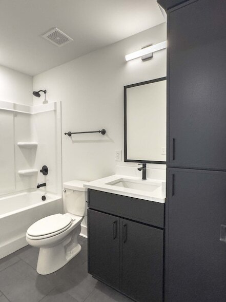 Building Photo - 6 Dutch Dr