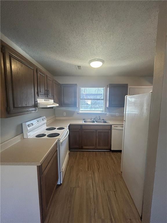 Building Photo - 520 N Betty Jo Dr