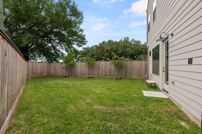Building Photo - 3512 Mosley Ct