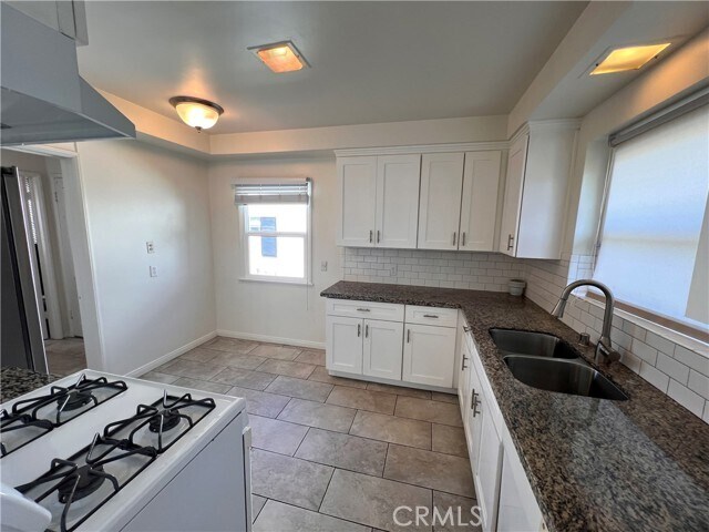Building Photo - 5618 Fallsgrove St