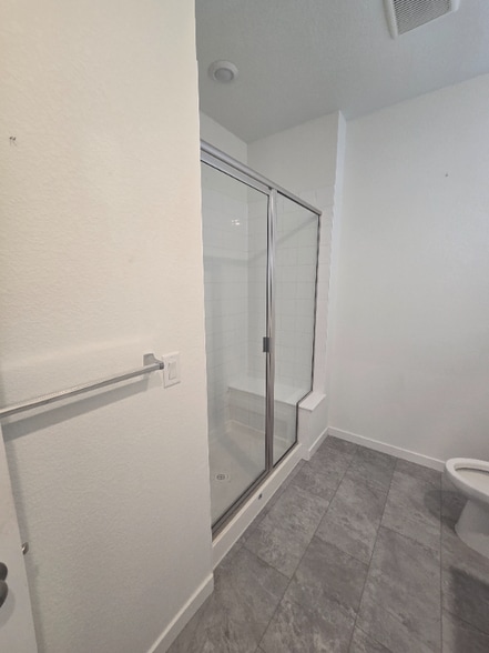 Building Photo - 5383 Euclid Dr