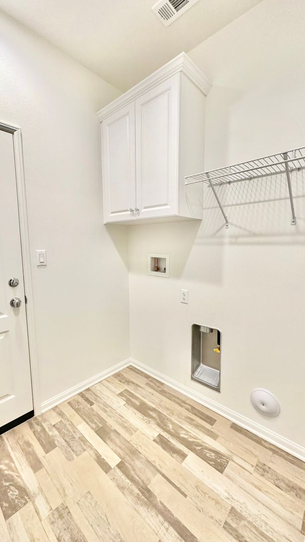 Building Photo - Lovely Two Story Home in the Newer Communi...