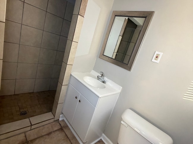 Building Photo - 1085 S.Perkins Rd