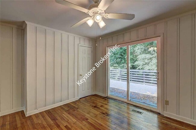 Building Photo - 2577 Graywall St