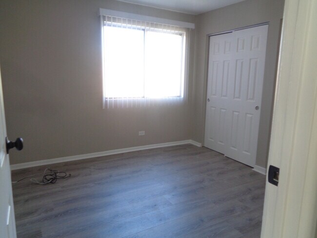 Building Photo - 12741 S La Crosse Ave