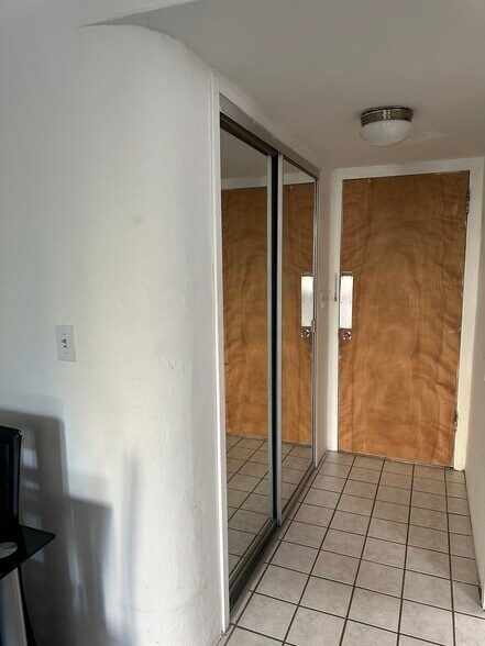 Building Photo - 6484 Indian Creek Dr