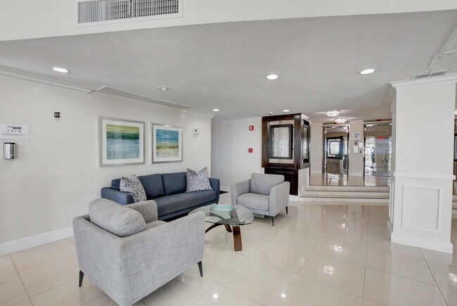 Building Photo - 333 NE 21st Ave