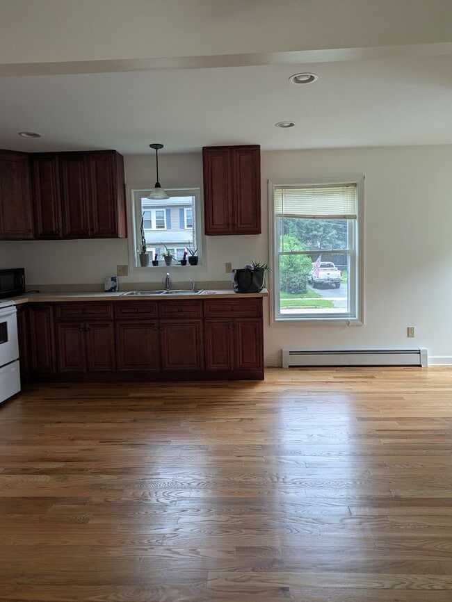 Building Photo - 55 Boys Ave