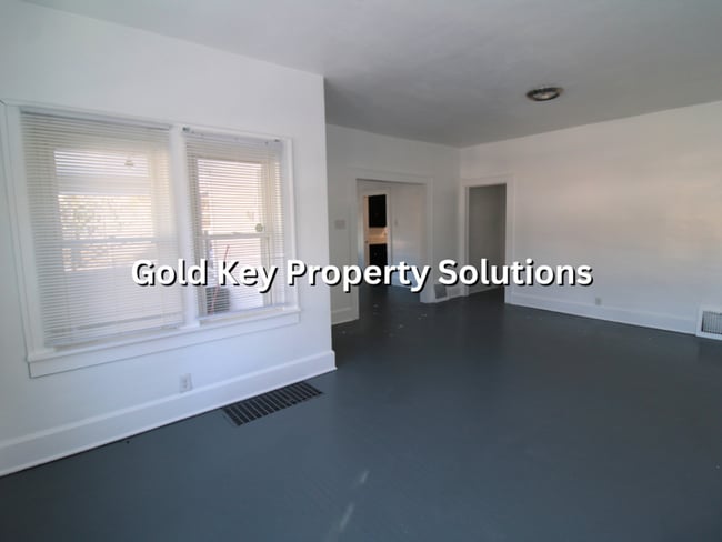 Building Photo - 631 High St