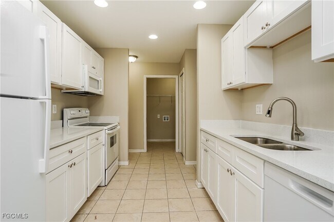 Building Photo - 1032 Halby Ave S