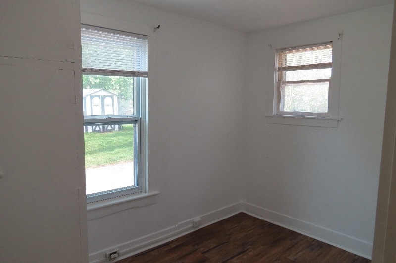 Building Photo - 203 S Maple St