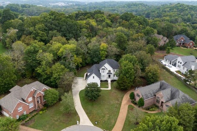 Building Photo - Stunning 5BR Executive Style Home in Brentwood