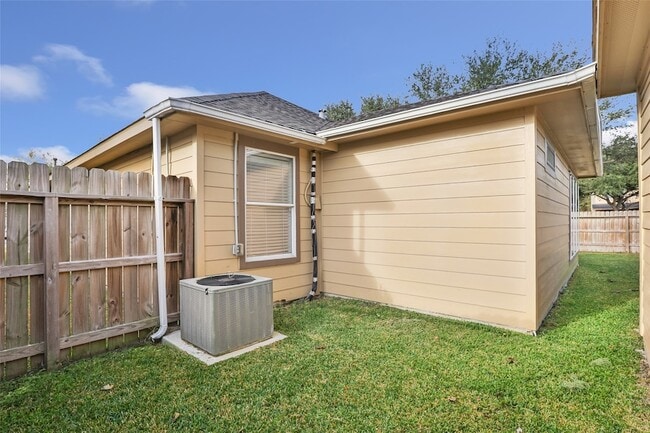 Building Photo - 12407 Clara Hills Ln