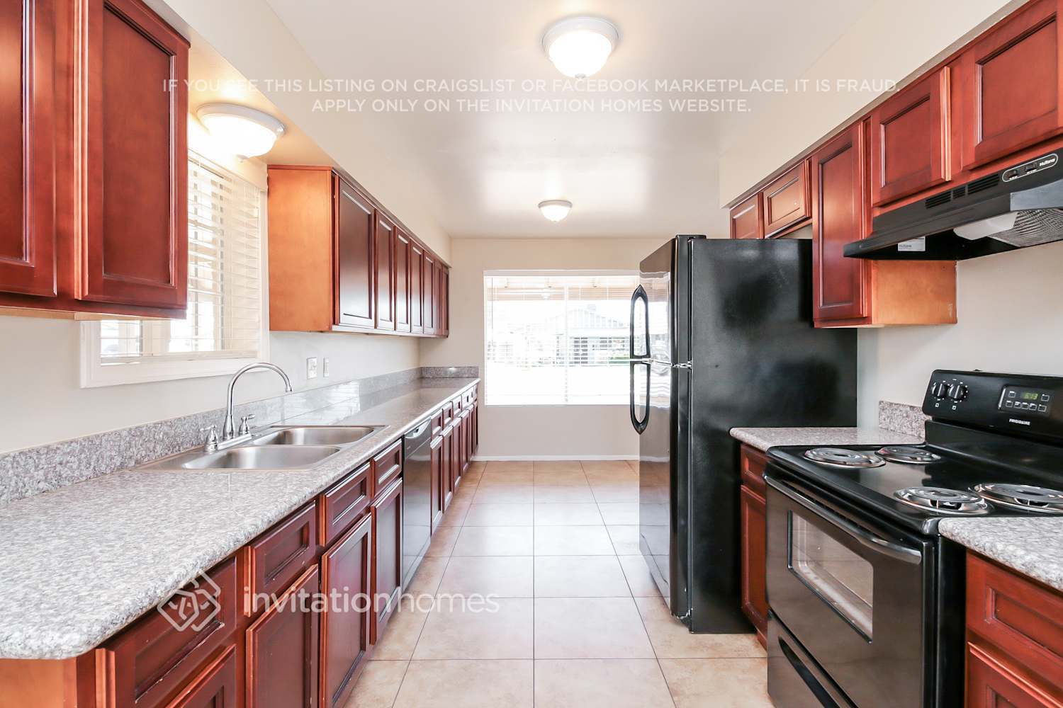 Building Photo - 2022 W Windrose Dr