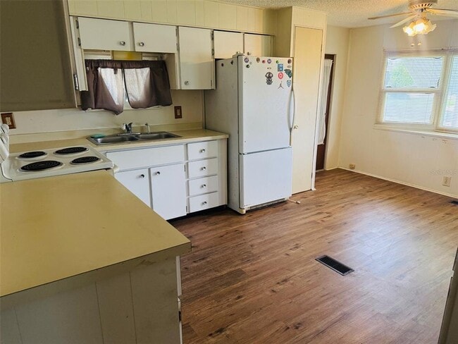 Building Photo - 7169 Fairlane Ave