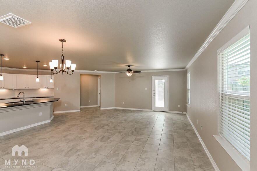 Building Photo - 7944 Broussard