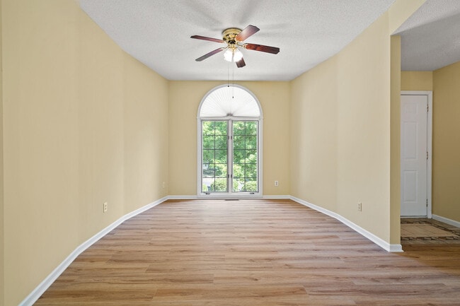 Building Photo - 2601 Hillshire Dr