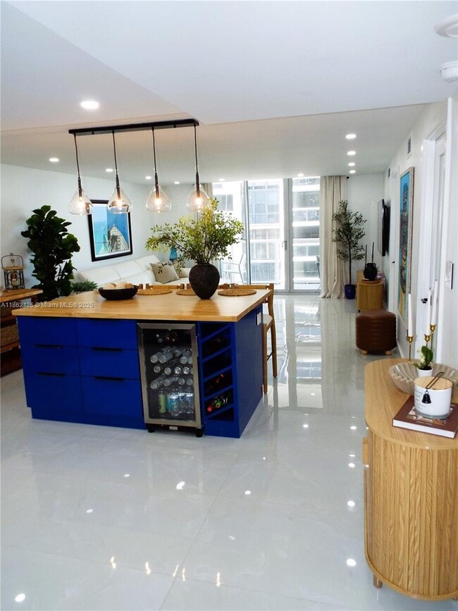 Building Photo - 5701 Collins Ave