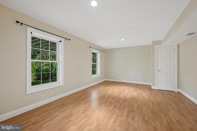 Building Photo - 306 Nova Ct