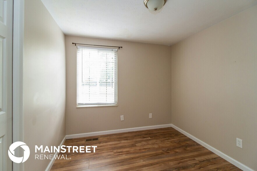 Building Photo - 4504 Lunenburg Dr