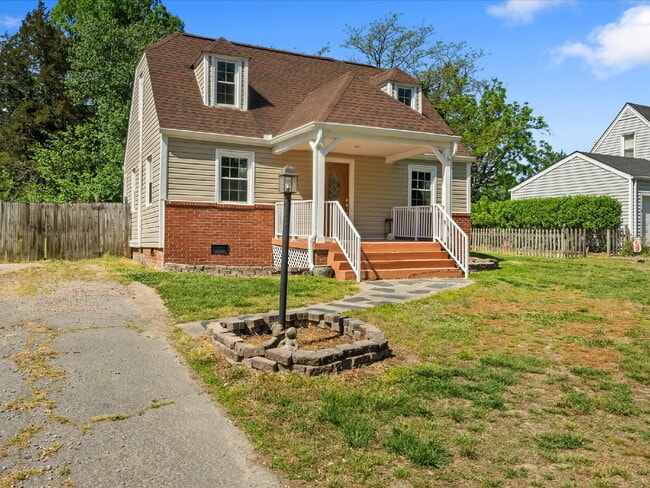 Building Photo - 7602 Woodman Rd