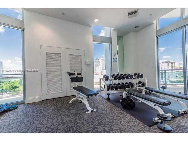Building Photo - 350 S Miami Ave