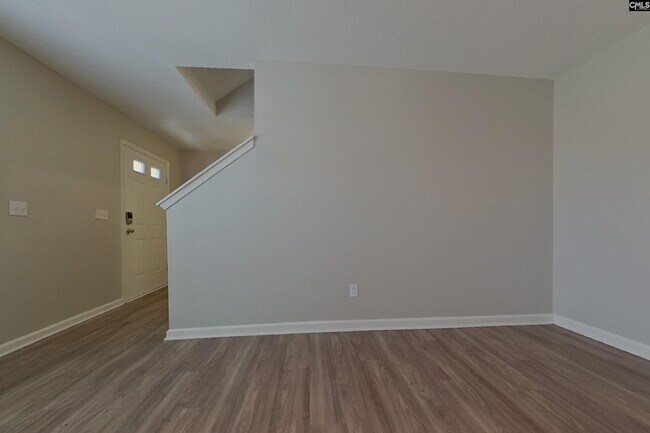 Building Photo - 410 Fox Trot Dr