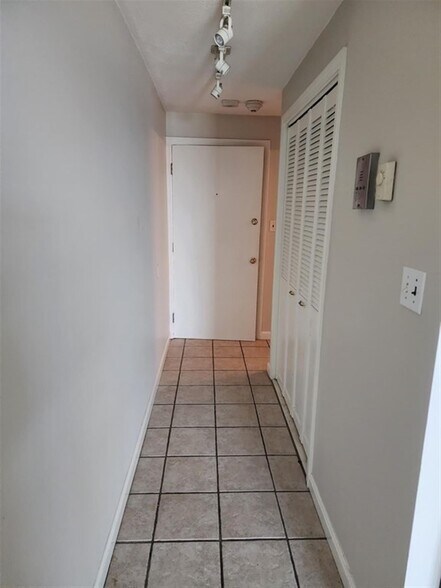 Building Photo - 383 Revere Beach