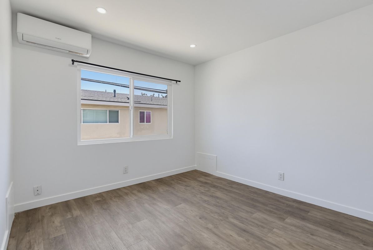 Building Photo - 6065 Pickford Pl