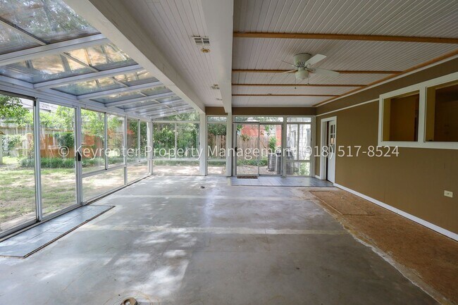 Building Photo - 1426 E 32nd Pl