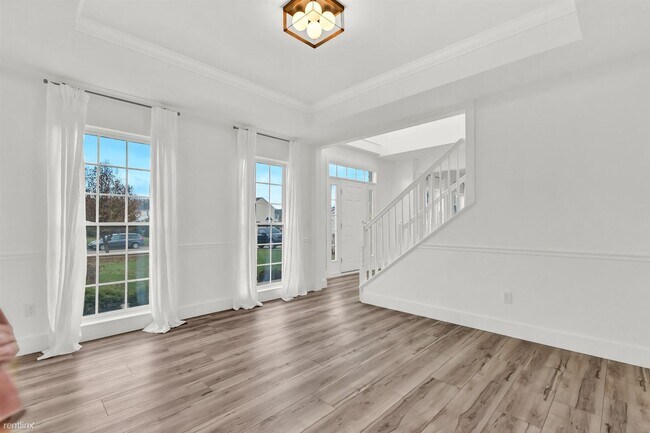 Building Photo - 4 br, 3.5 bath House - 6117 Antler Crossing