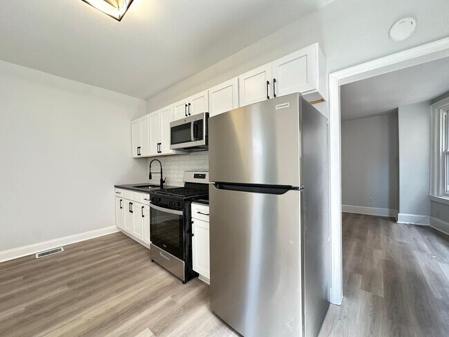 Building Photo - 216 N 53rd St