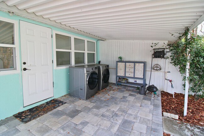 Building Photo - 536 Roanoke St