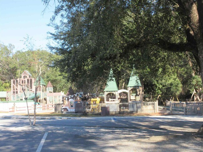 Building Photo - 4300 Santa Villa Dr