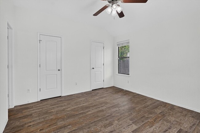 Building Photo - 15111 Parrish Ln