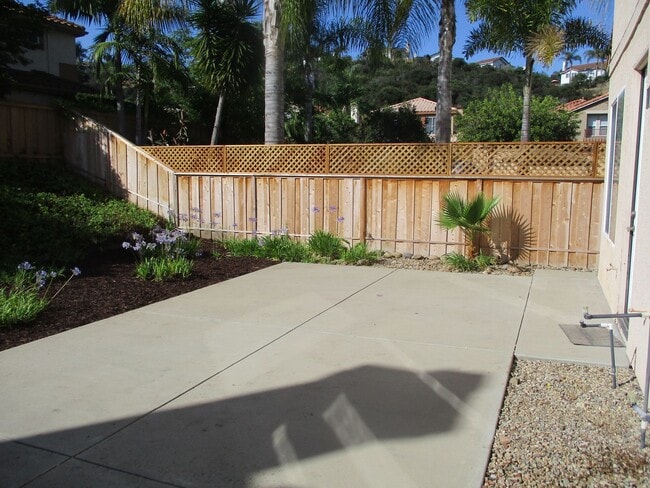 Building Photo - Desirable & spacious Sabre Springs 5 bedro...