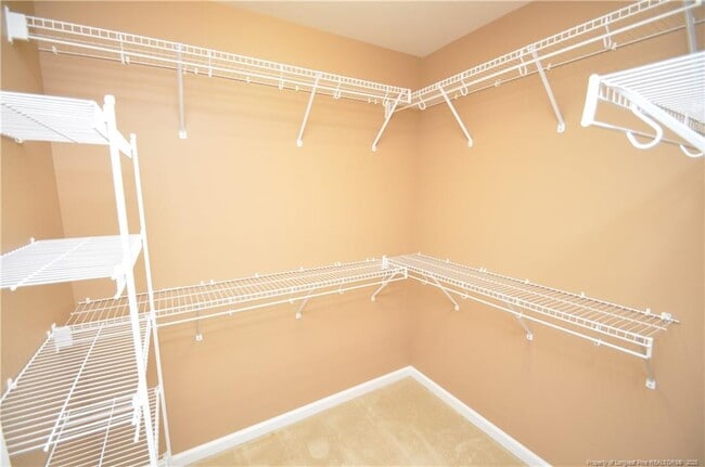 Building Photo - 300 Sutton Glen Dr