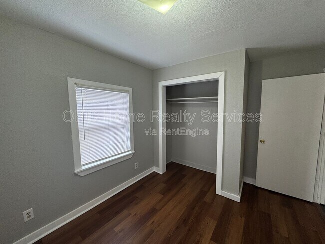 Building Photo - 4201 NE 16th Terrace
