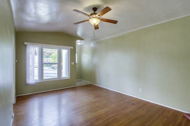 Interior Photo - Florida Street