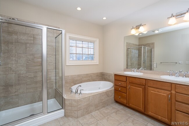 Building Photo - 9 Hidden Creek Ct