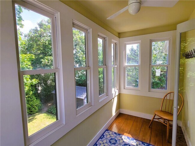 Building Photo - 60 Prairie Ave