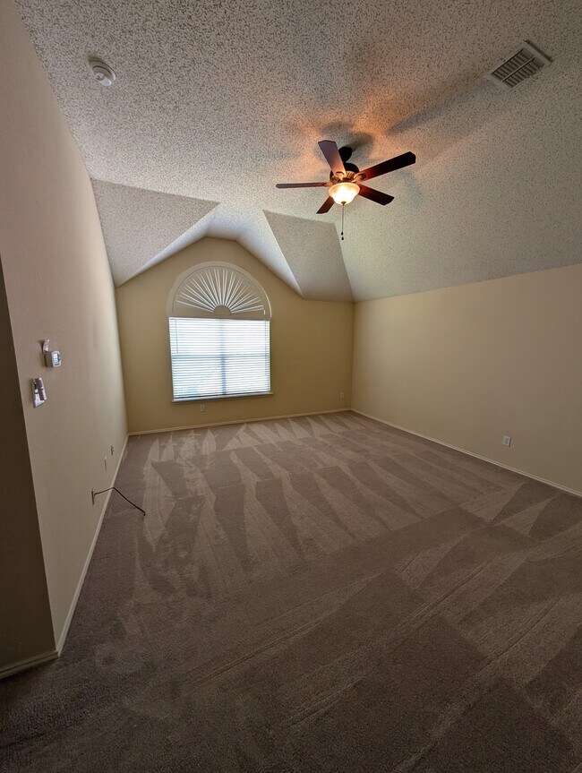 Building Photo - 1433 Fieldstone Dr